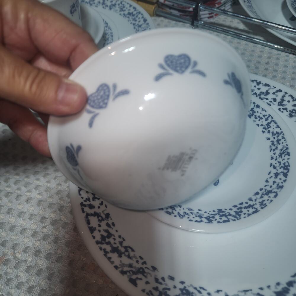 CORNING EUC BLUE HEARTS 4 PC DINNER SITTING BOWL LR PLATE SMP PLATE MUG - Picture 3 of 8